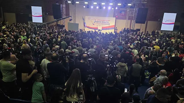 Vučić:Srbija je odbranjena zahvaljujući narodu